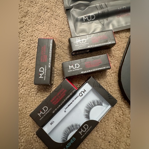 New MUD Makeup Kit Beauty box set 💞 - Picture 2 of 3